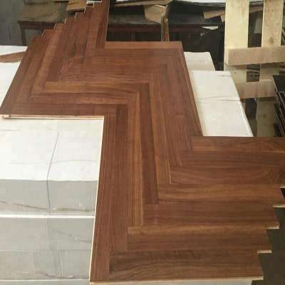 American Walnut Herringbone Hardwood Chevron Parquet Waterproof Engineered Wood Flooring